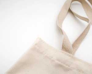 Was ist besser: Baumwollbeutel, Plastik- oder Papiertaschen?